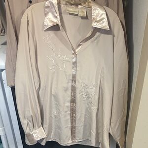 Elegant Christie & jill blouse cream with Embroidered details beautiful xl